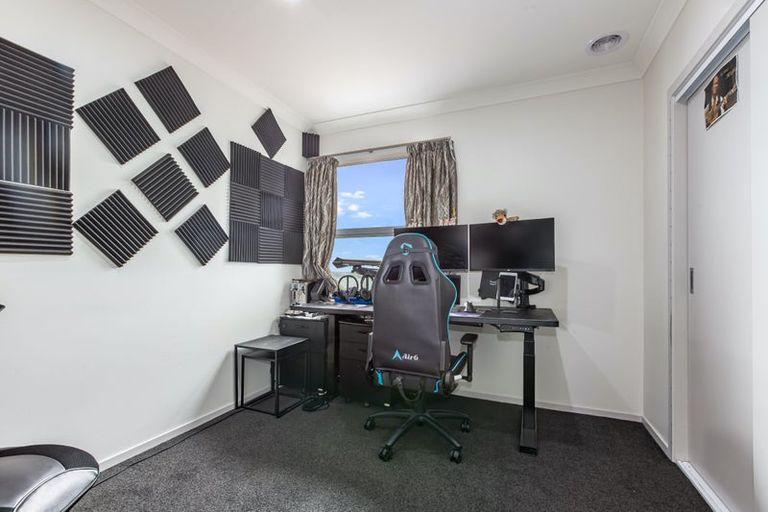 Photo of property in 34 John Burke Drive, Aotea, Porirua, 5024