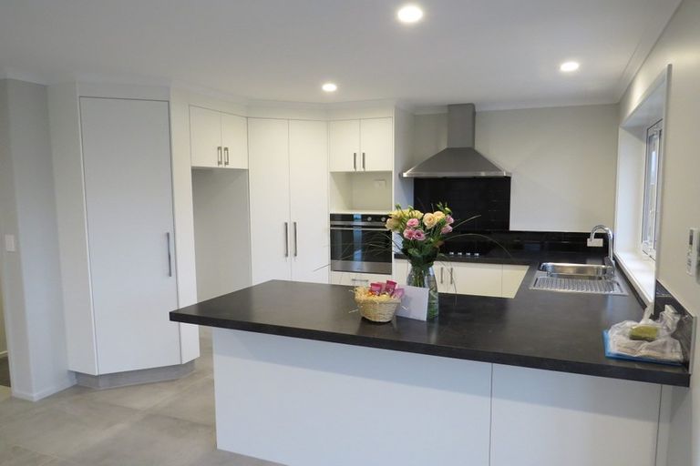 Photo of property in 8 Kahuparere Crescent, Pyes Pa, Tauranga, 3112