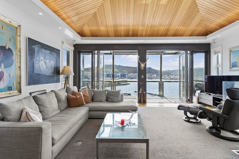 Photo of property in 31 Mcfarlane Street, Mount Victoria, Wellington, 6011