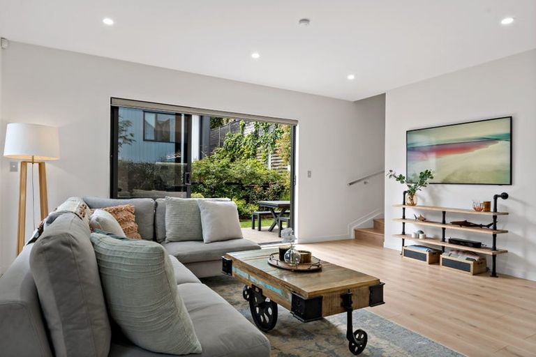 Photo of property in 10d Windlass Street, Long Bay, Auckland, 0630