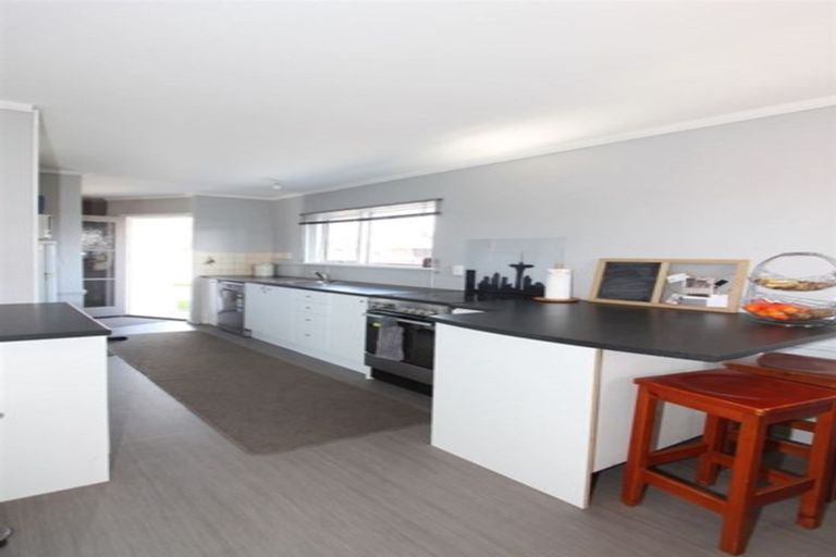 Photo of property in 9 Fir Tree Lane, Aranui, Christchurch, 8061