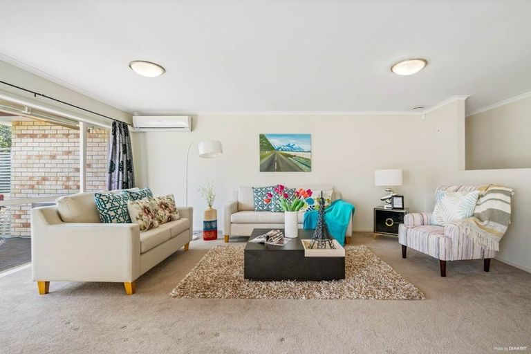 Photo of property in 12 Trevors Place, Pukekohe, 2120