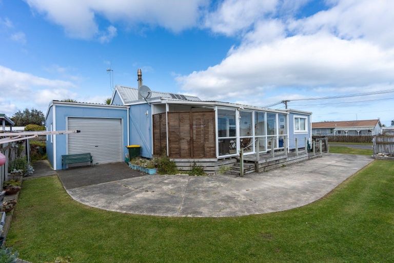 Photo of property in 2a Andresen Street, Foxton Beach, Foxton, 4815