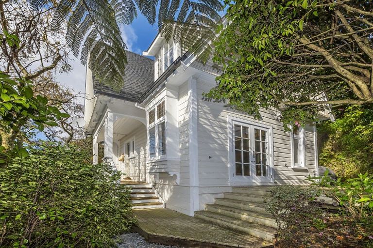 Photo of property in 40 Ngaio Road, Kelburn, Wellington, 6012