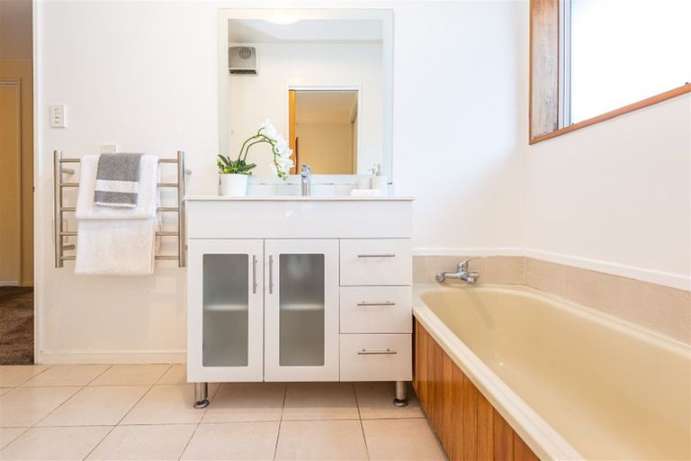 Photo of property in 2/79 Greers Road, Burnside, Christchurch, 8041