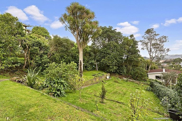 Photo of property in 24 Rangoon Street, Khandallah, Wellington, 6035