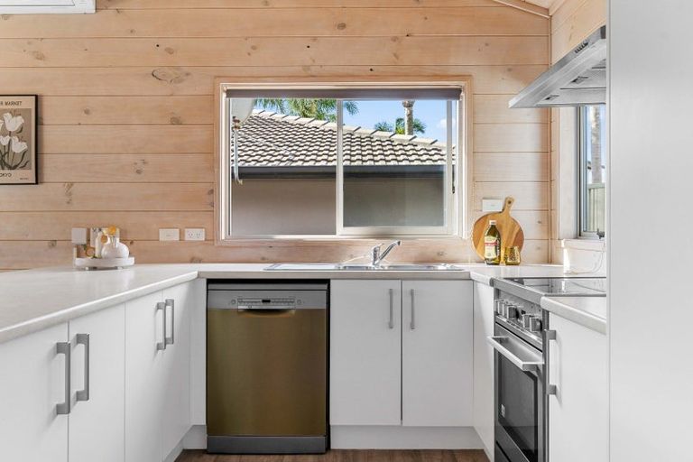 Photo of property in 87b Simpson Road, Papamoa Beach, Papamoa, 3118