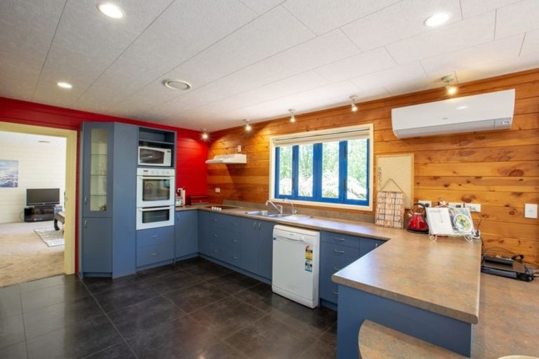 Photo of property in 32 Maui Pomare Road, Nikau Valley, Paraparaumu, 5032
