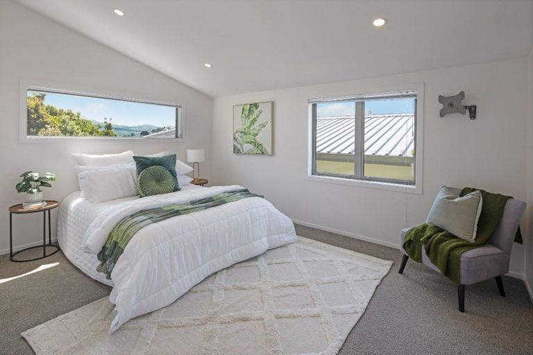 Photo of property in 8/61 Black Rock Road, Newlands, Wellington, 6037