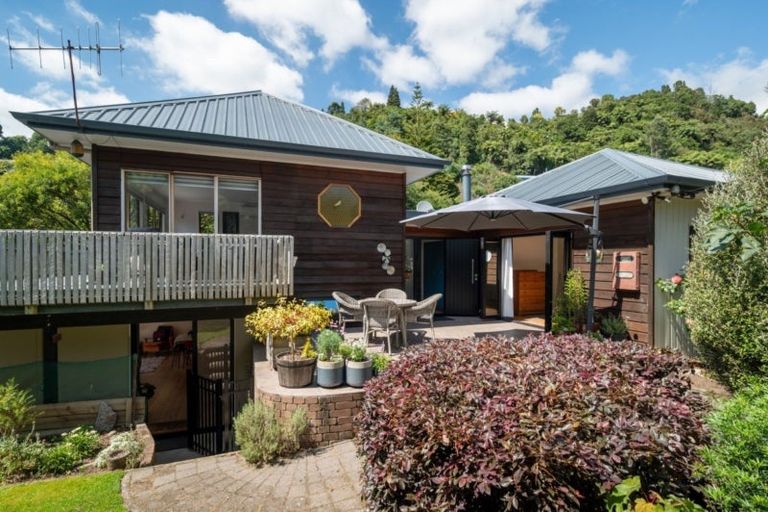 Photo of property in 3 Millar Road, Lake Okareka, Rotorua, 3076