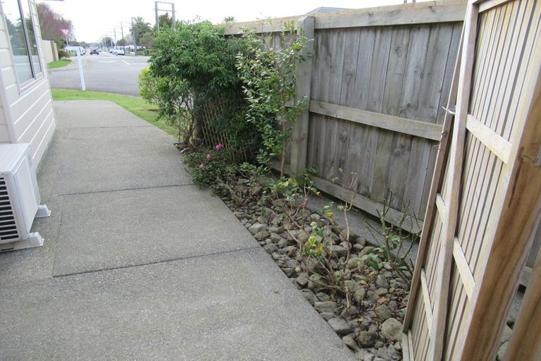 Photo of property in Trackside Villas, 91/2 Mako Mako Road, Levin, 5510