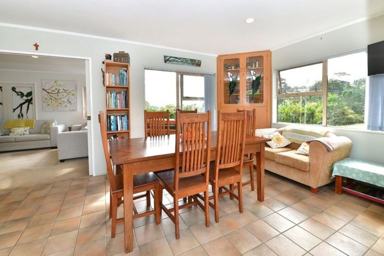 Photo of property in 74 Tarrant Road, Helensville, 0875