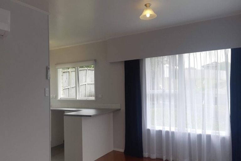 Photo of property in 1/31 Marcel Place, Glenfield, Auckland, 0629