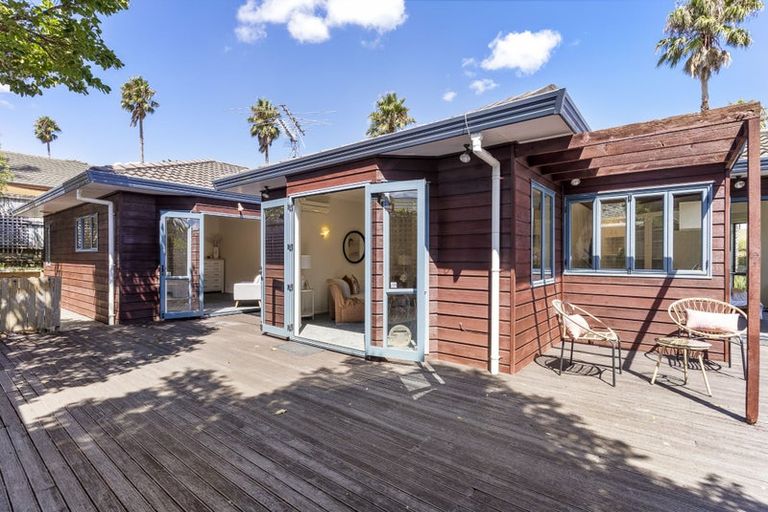 Photo of property in 56 Caribbean Drive, Unsworth Heights, Auckland, 0632