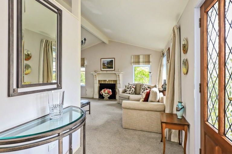 Photo of property in 34 Kent Terrace, Taradale, Napier, 4112