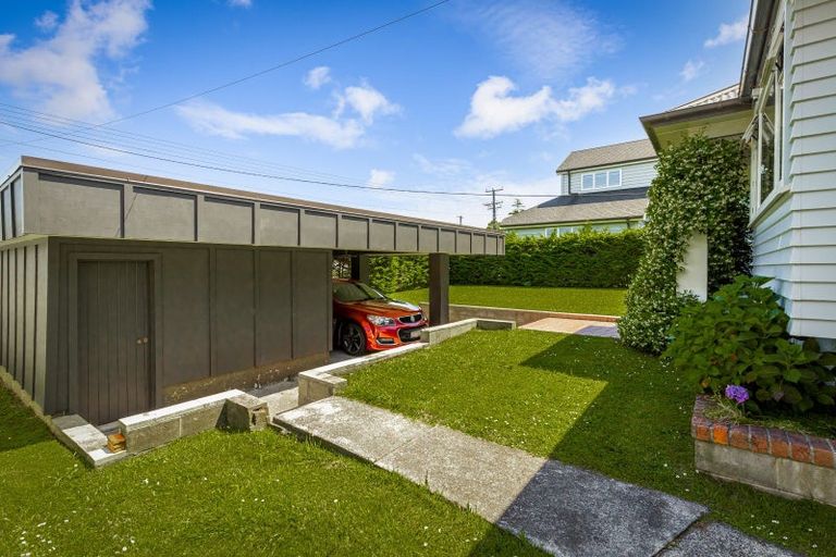 Photo of property in 34 Norwood Road, Bayswater, Auckland, 0622