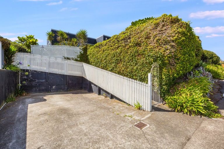 Photo of property in 138 Mana Esplanade, Paremata, Porirua, 5026