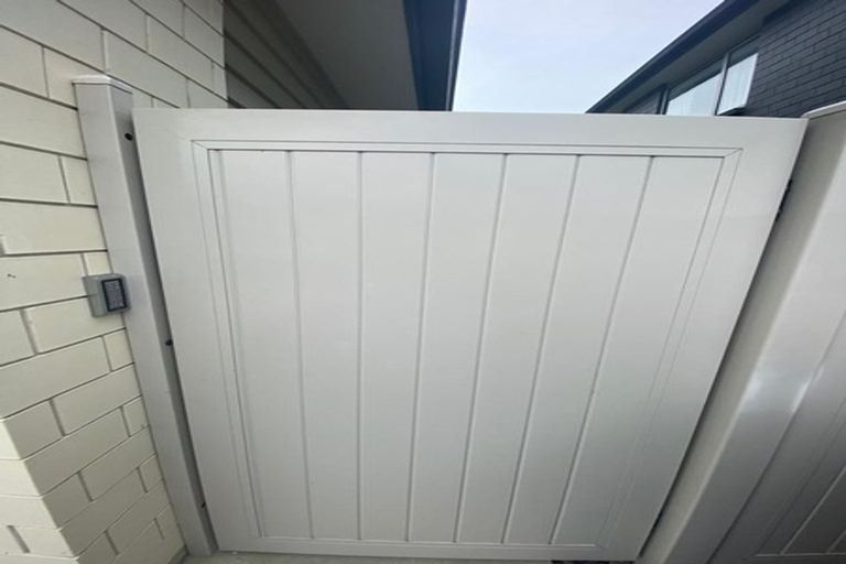Photo of property in 30 Drumbuoy Drive, Flat Bush, Auckland, 2019