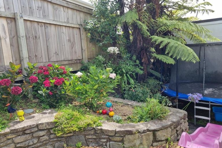 Photo of property in 14 Kekeno Grove, Tirohanga, Lower Hutt, 5010