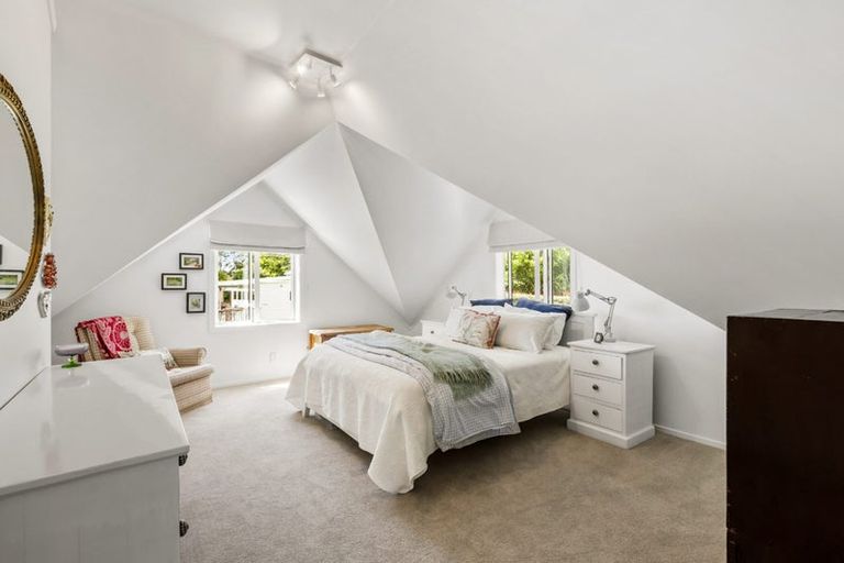 Photo of property in 1/12a Moore Street, Hillcrest, Auckland, 0627