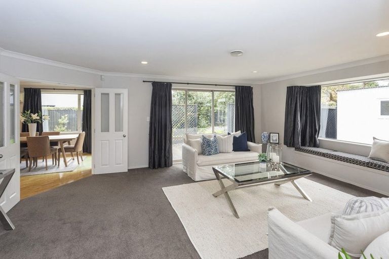 Photo of property in 37 Hussey Road, Harewood, Christchurch, 8051