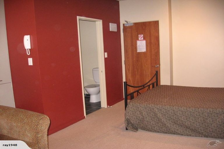 Photo of property in Atrium Apartments, 2h/154 The Terrace, Wellington Central, Wellington, 6011