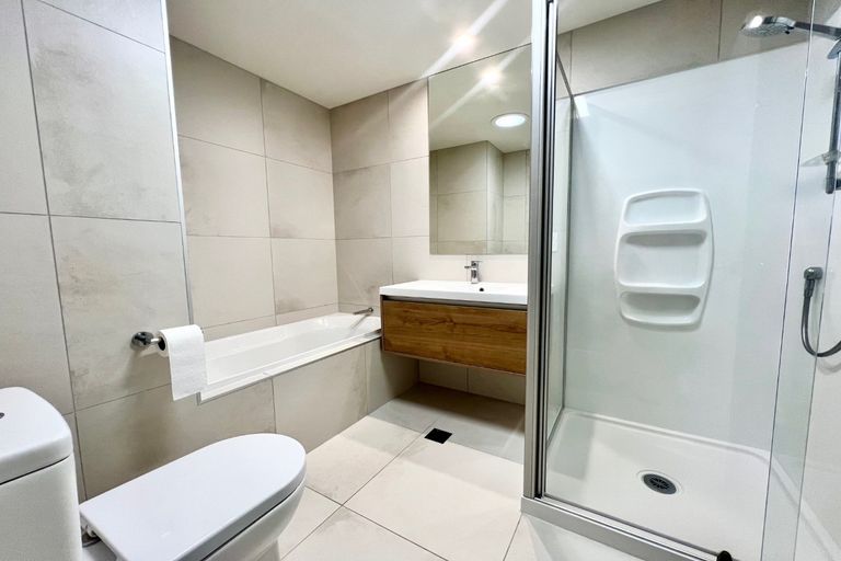 Photo of property in 28 Rauriki Lane, Rosehill, Papakura, 2113