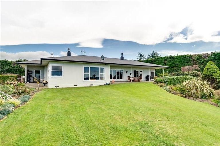 Photo of property in 1025 Aorangi Road, Maraekakaho, Hastings, 4171