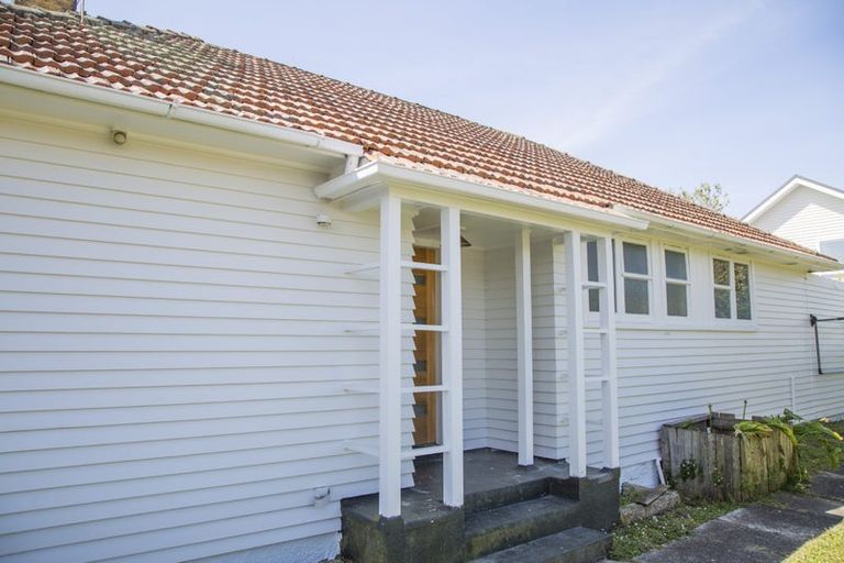 Photo of property in 104a Lake Road, Belmont, Auckland, 0622
