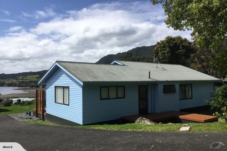 Photo of property in 10 Reotahi Road, Whangarei Heads, Whangarei, 0174