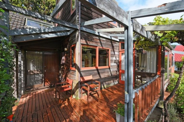 Photo of property in 74 Blue Mountains Road, Pinehaven, Upper Hutt, 5019