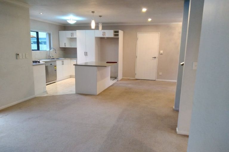 Photo of property in 8a Watson Place, Papatoetoe, Auckland, 2025