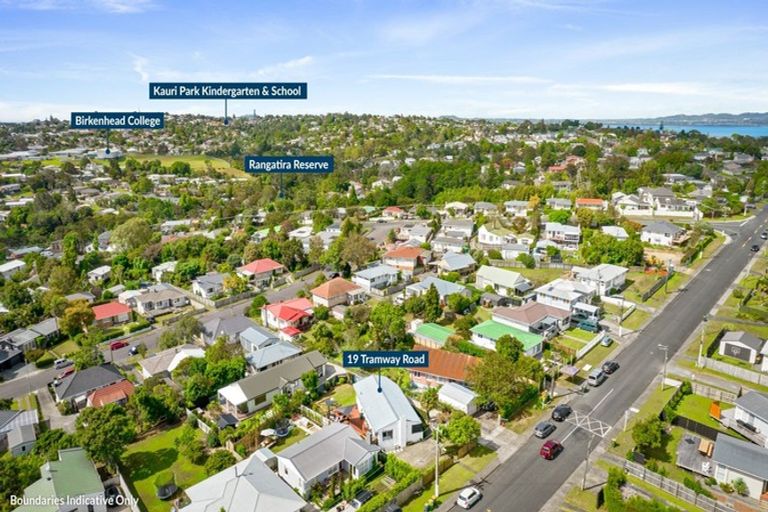 Photo of property in 1/19 Tramway Road, Beach Haven, Auckland, 0626