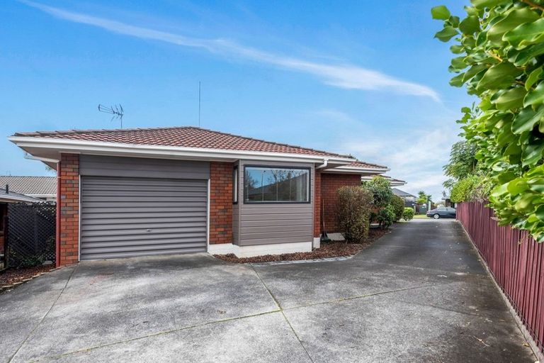 Photo of property in 1/95 Botany Road, Botany Downs, Auckland, 2010