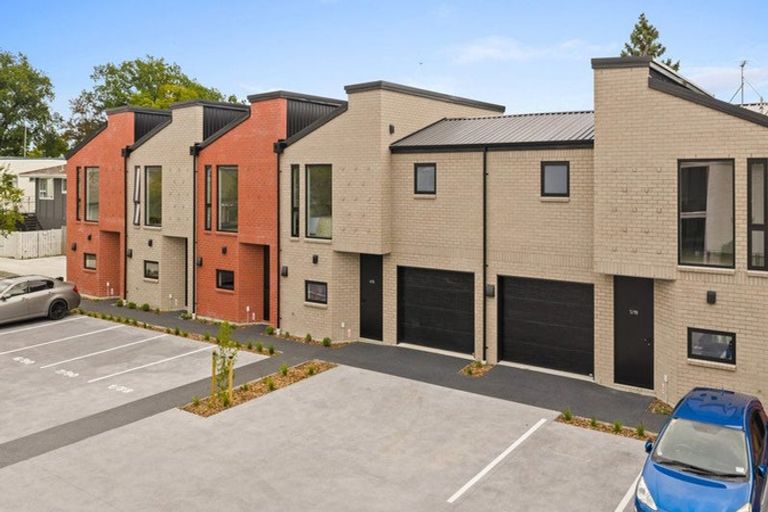 Photo of property in 4/90 Holly Road, St Albans, Christchurch, 8014