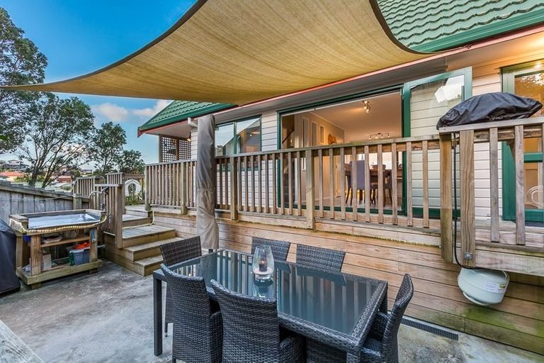 Photo of property in 22 Brookvale Park, Stanmore Bay, Whangaparaoa, 0932