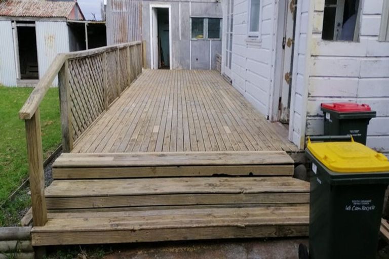 Photo of property in 6 Julian Street, Eltham, 4322