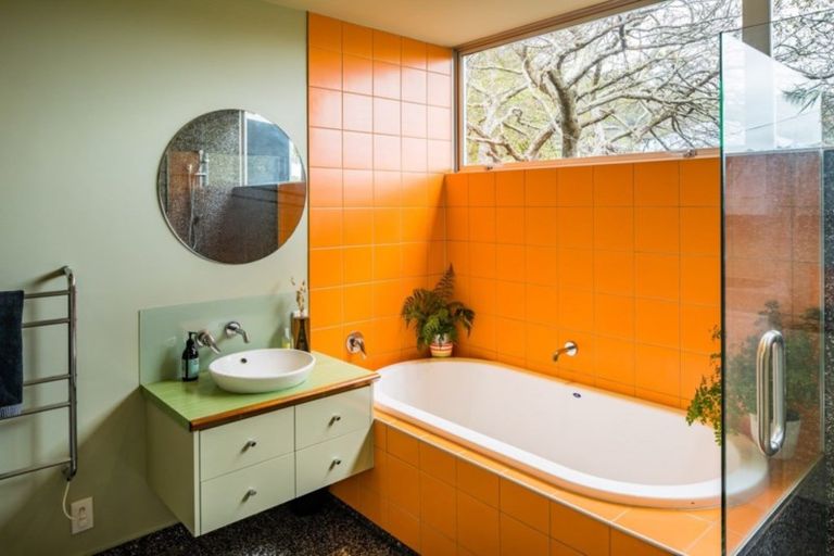 Photo of property in 22 Puriri Street, Eastbourne, Lower Hutt, 5013