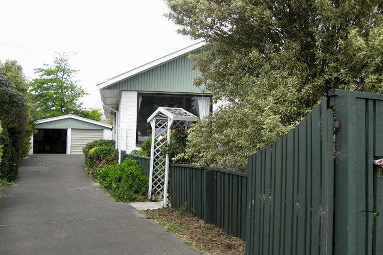 Photo of property in 17 Tuckers Road, Redwood, Christchurch, 8051