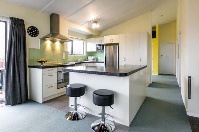 Photo of property in 27 James Cook Street, Havelock North, 4130