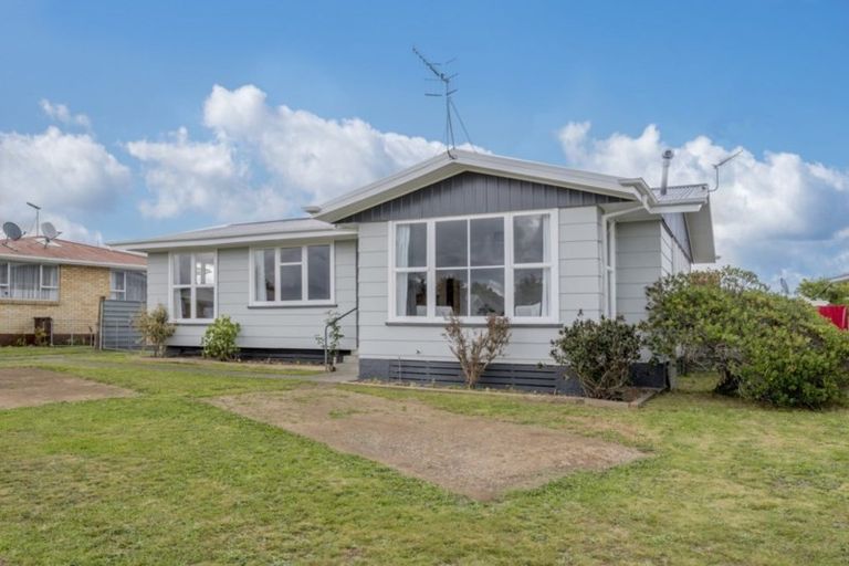 Photo of property in 60 Hinemoa Street, Levin, 5510