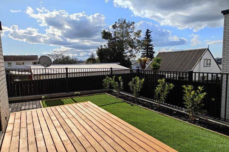 Photo of property in 1/7 Peverill Crescent, Papatoetoe, Auckland, 2025