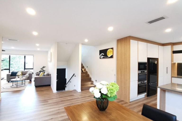 Photo of property in 57e Hogans Road, Glenfield, Auckland, 0629