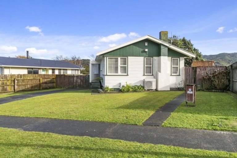 Photo of property in 9 Antrim Crescent, Wainuiomata, Lower Hutt, 5014