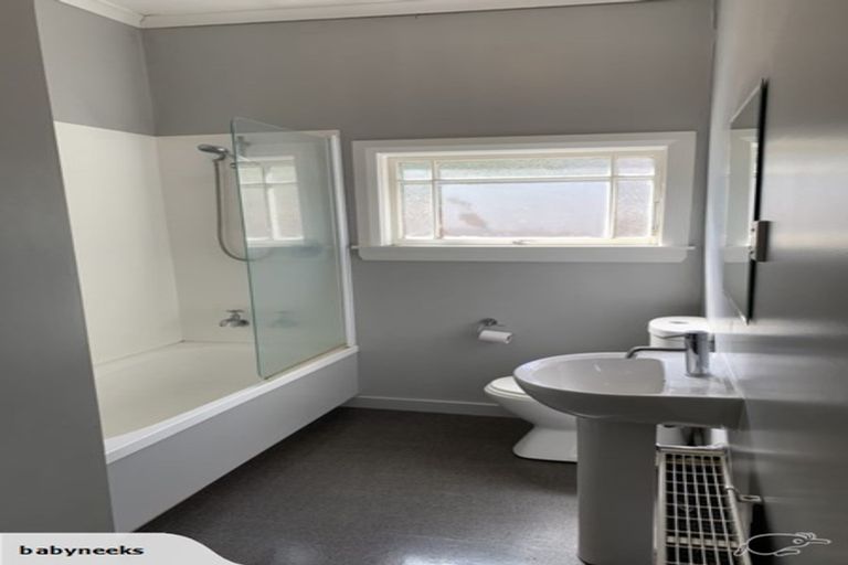 Photo of property in 77 Paparoa Street, Papanui, Christchurch, 8053