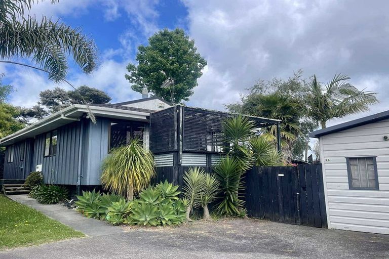 Photo of property in 9a Taioma Crescent, Te Atatu Peninsula, Auckland, 0610