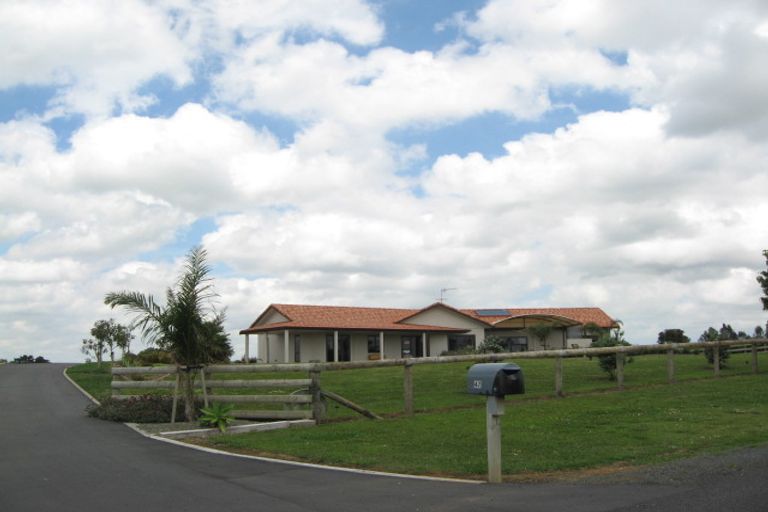 Photo of property in 47 Ernest George Drive, Karaka, Papakura, 2580