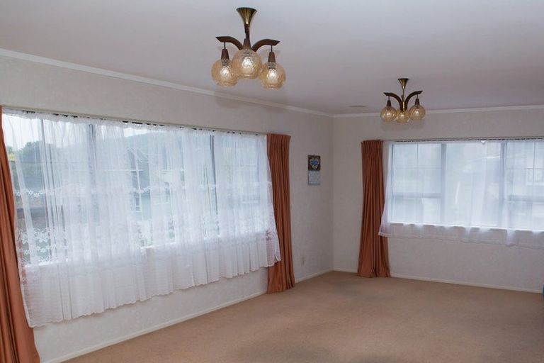 Photo of property in 32 Fyvie Avenue, Tawa, Wellington, 5028