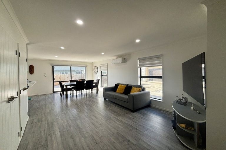 Photo of property in 8d Cosgrave Road, Papakura, 2110