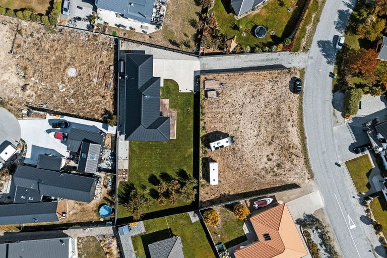 Photo of property in 30 Ethereal Crescent, Mount Pisa, Cromwell, 9383